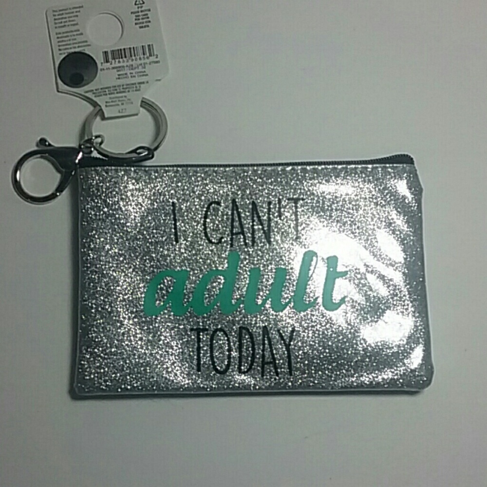 Small wristlet